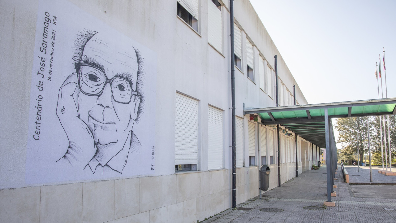 Projeto de requalificação da EB José Saramago foi adjudicado 